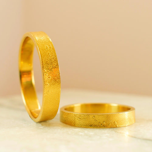 Footprints in the Sand Ring in Yellow Gold