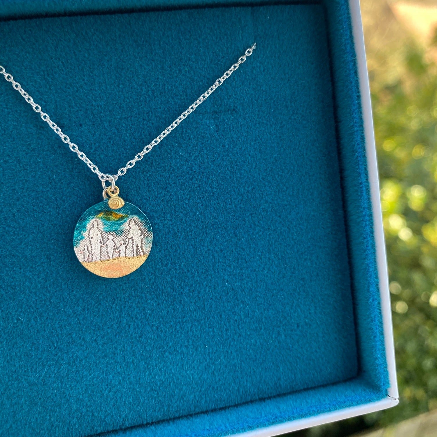 Beach Memories Family Necklace with shell charm