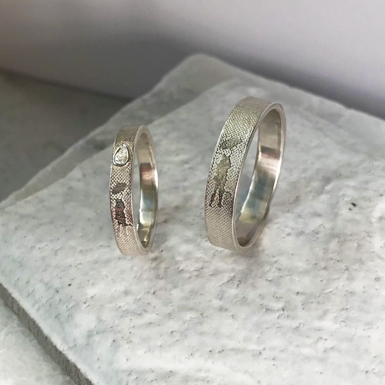 Dancing in the Rain 5mm Wedding Ring in White Gold/Platinum